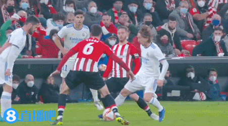 半场战报：乌迪内斯0-0博洛尼亚